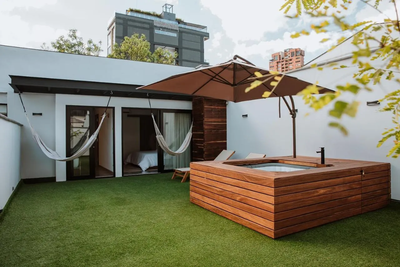 Villaz Luxury Vacation Homes 메딜린