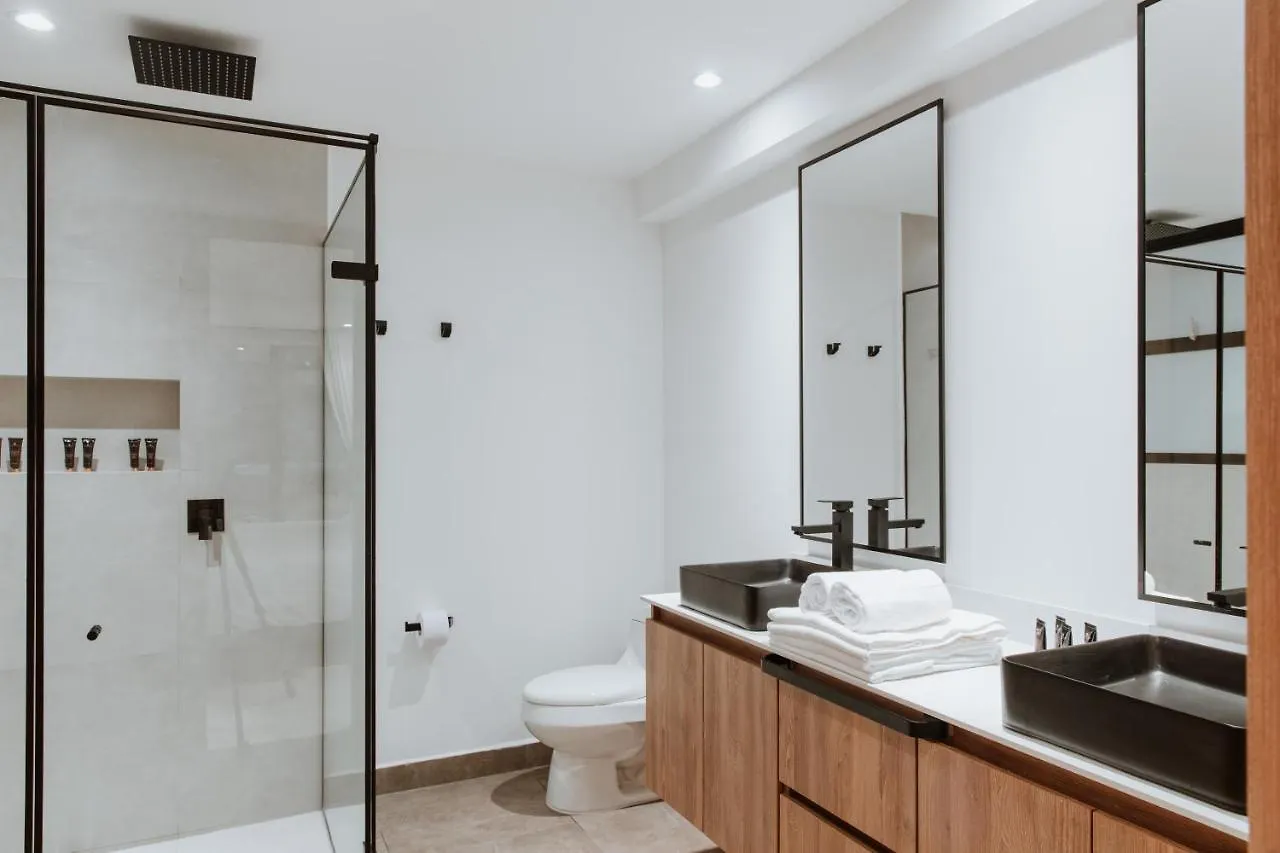 Villaz Luxury Vacation Homes 메딜린 아파트호텔