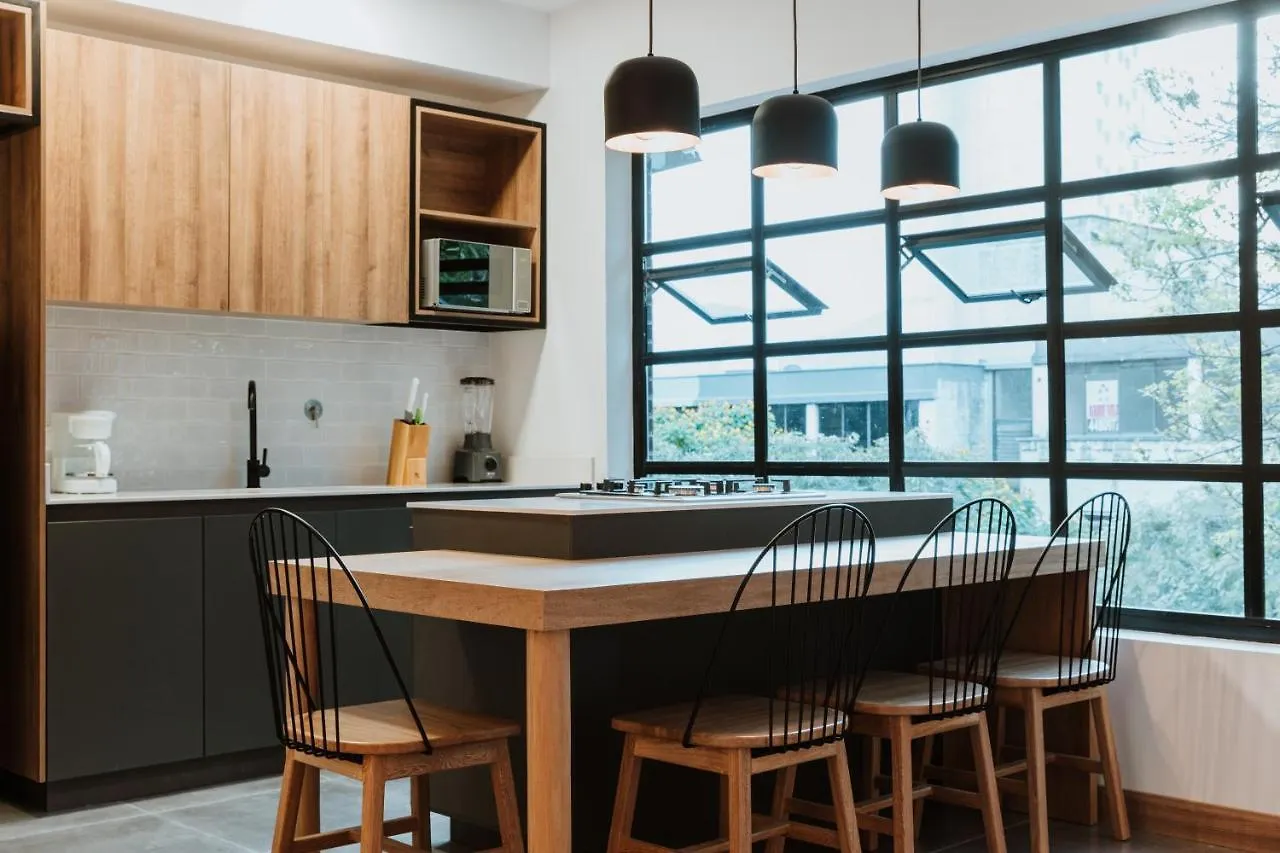 Villaz Luxury Vacation Homes 메딜린