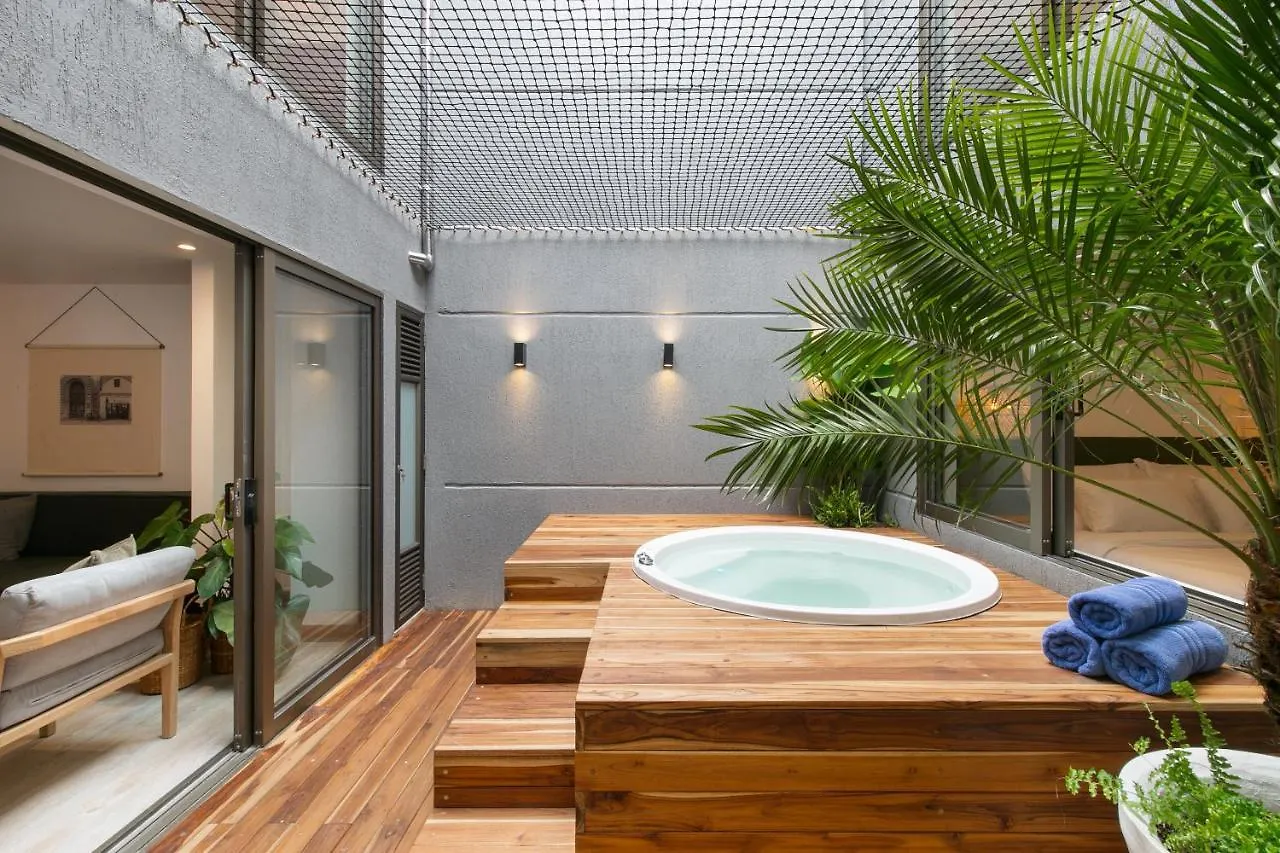 Villaz Luxury Vacation Homes 메딜린 아파트호텔