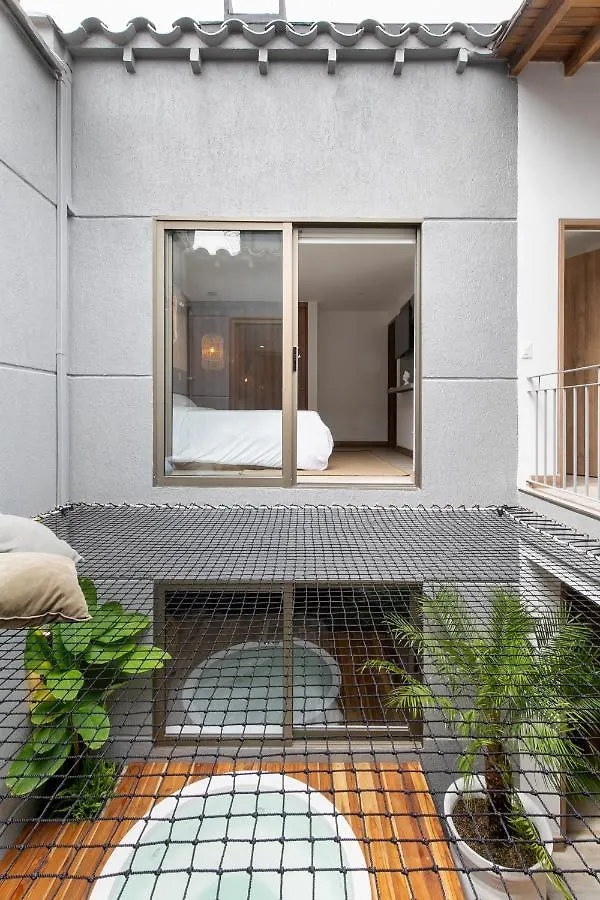 Villaz Luxury Vacation Homes 메딜린